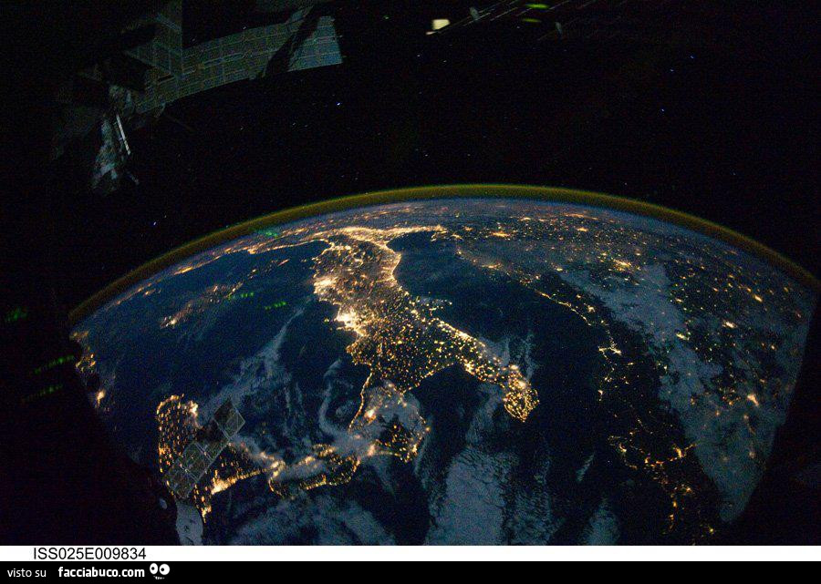 Foto satellitare dell'Italia