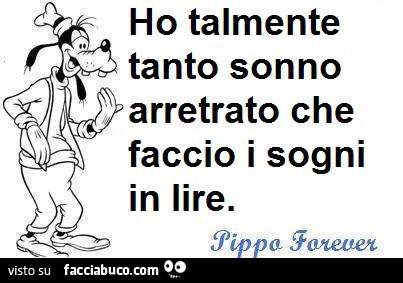 Il trattamento di pigmentary nota su una faccia prima di e poi