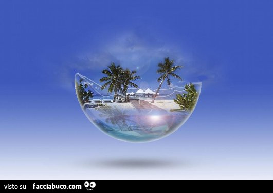 Spiaggia tropicale dentro una mezza bolla di vetro