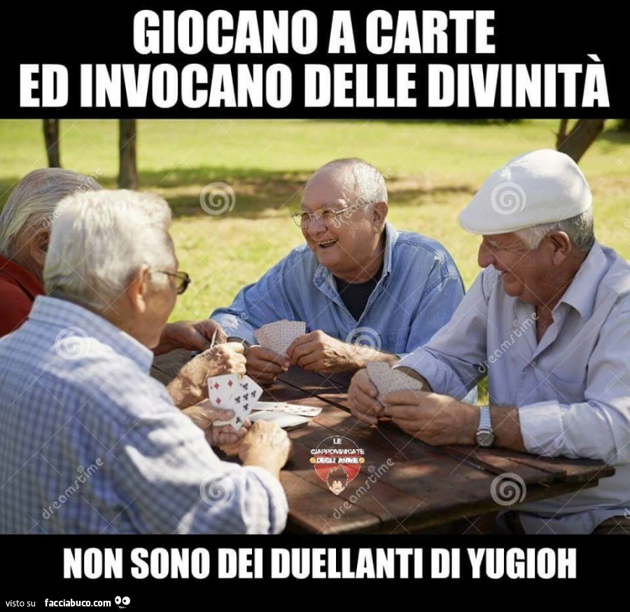 Giocano a carte ed invocano delle divinità. Non sono dei duellanti di Yugioh