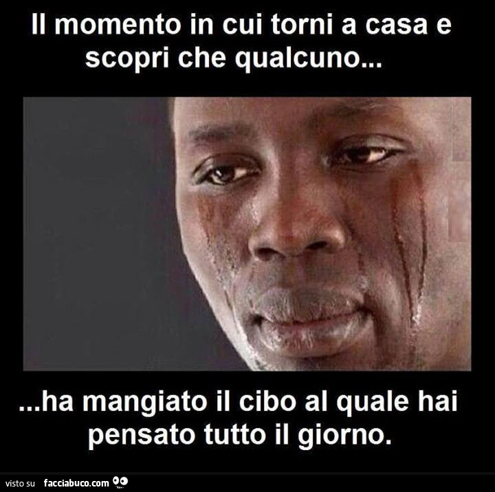 Donna piange: il momento in cui torni a casa e scopri che qualcuno&hellip; ha mangiato il cibo al quale hai pensato tutto il giorno