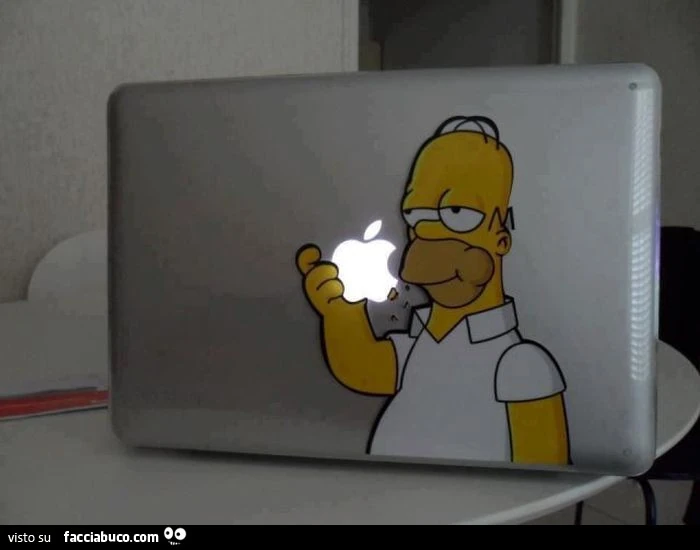 Cover Mac di Homer Simpson che mangia la mela