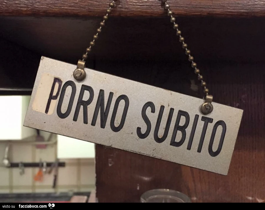 Cartello torno subito: Porno subito